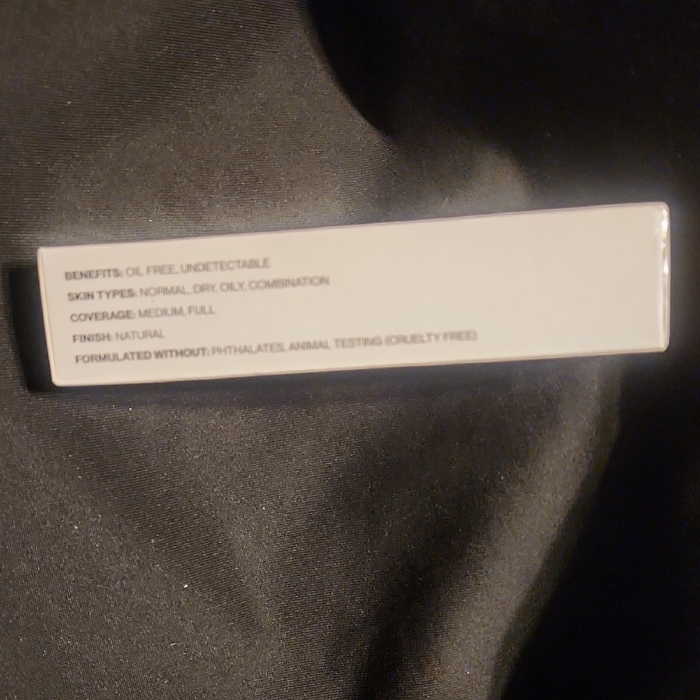 Invisible Oil-Free Foundation - Cream - Picture 3 of 3